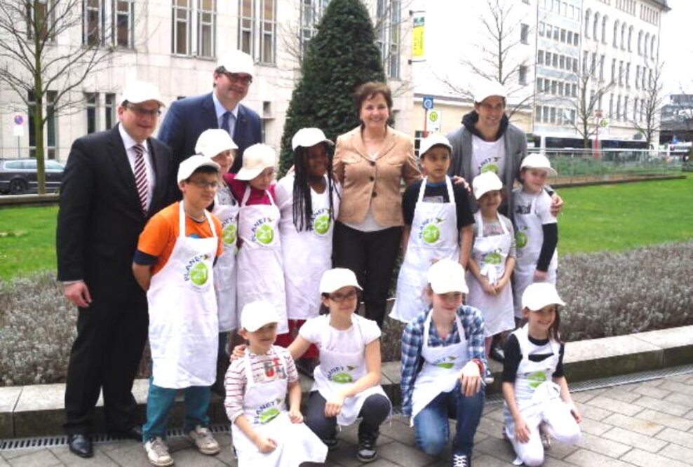 PLANET 21 Day in Hamburger Accor Hotels: Rund 50 “Mittagskinder” kochten gesund und lernten viel