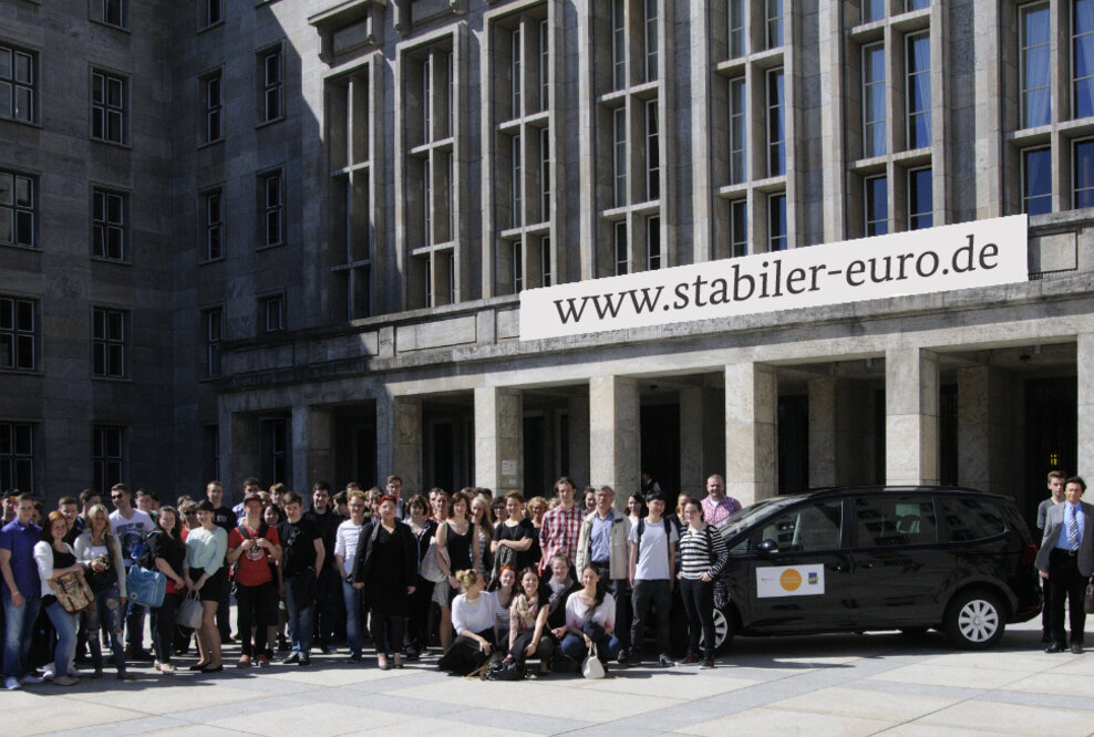 BMF startet Infotour „Stabiler Euro – Stabiles Europa“: 50 Infoveranstaltungen an allgemein- und berufsbildenden Schulen bundesweit