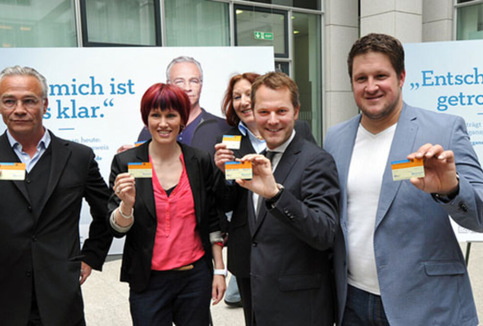 "Das trägt man heute: den Organspendeausweis"