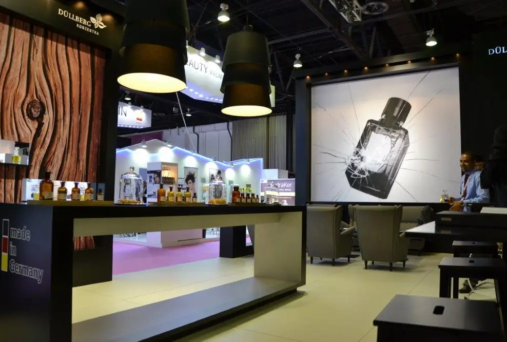 Arabische Düfte - Raumschiff entwirft den Messeauftritt für Düllberg Konzentra auf der Beautyworld in Dubai