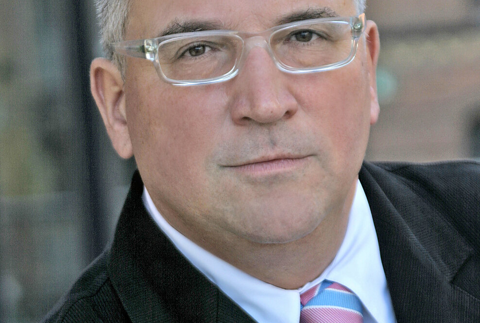 Hahn Rechtsanwälte: Landgericht Frankfurt am Main gibt Klage zum Degi International gegen Commerzbank statt