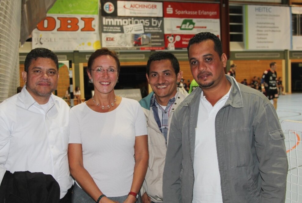 Handball-Bundesliga in Erlangen: Bürgermeister von San Carlos, Nicaragua, als Ehrengast dabei