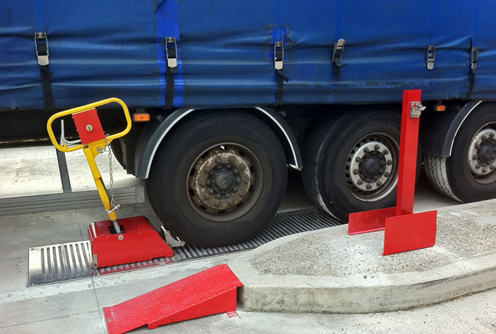 Unfälle an der Verladerampe vermeiden und Kosten sparen