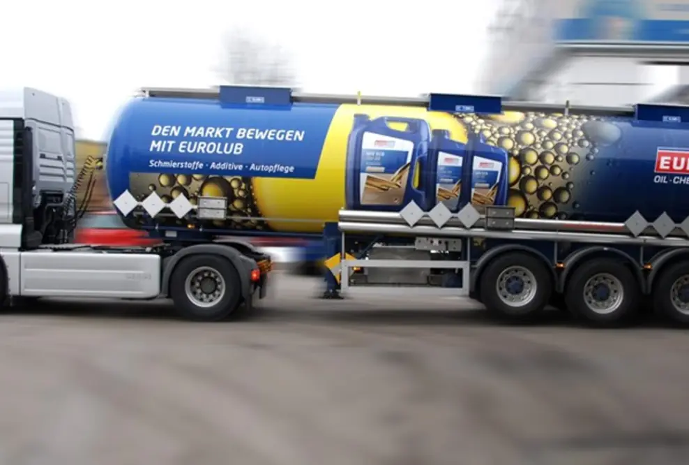 Silber bei PrintStars 2013: Tanklaster-Beklebung von ADVERMA Markenkommunikation prämiert