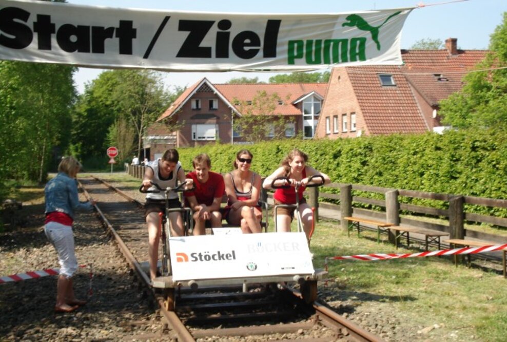 Deutsche Draisinen-Meisterschaft vom 1. bis 4. Mai 2014 im Hasetal: Strampeln und Hebeln bis die Gleise glühen