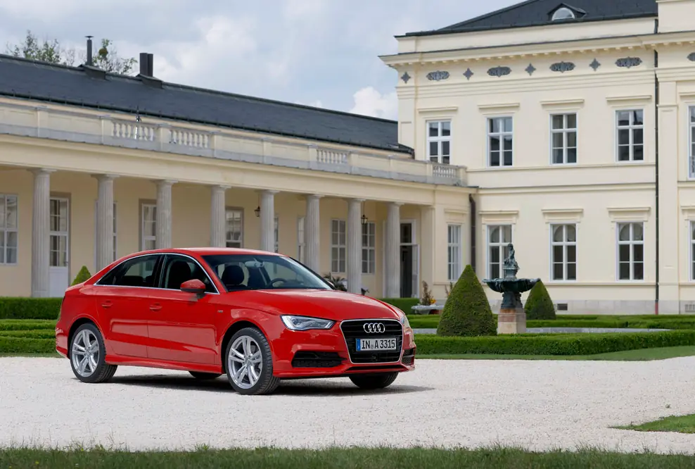 Goldenes Lenkrad für Audi A3 Limousine
