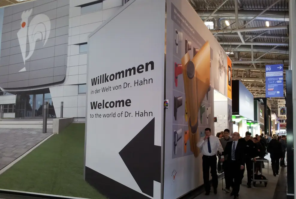Dr. Hahn auf der fensterbau 2014 - Neue Bandserien und spezielle Applikation für Smartphones