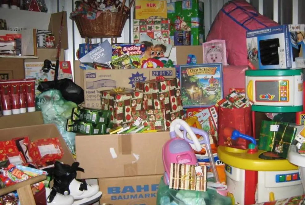 Weihnachtsfreude weitergeben! – MyPlace-SelfStorage und die Tafeln sammeln Weihnachtsgeschenke für Bedürftige