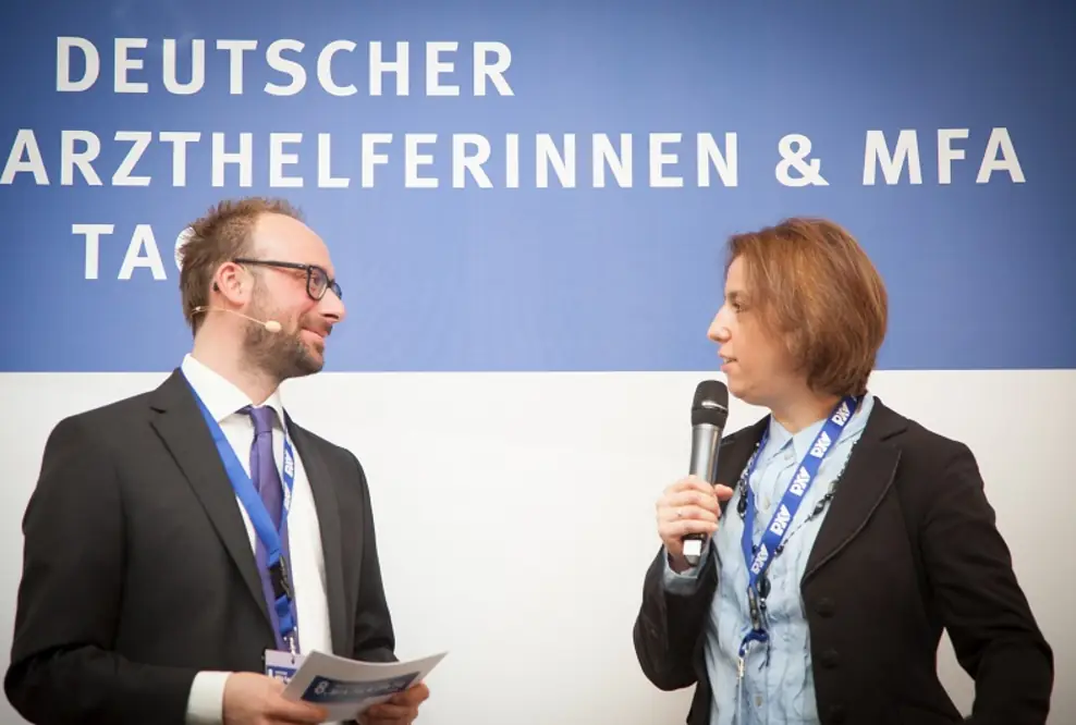 Medizinische Fachangestellte (MFAs) demonstrieren Selbstbewusstsein, Kompetenz und Weiterbildungsinteresse