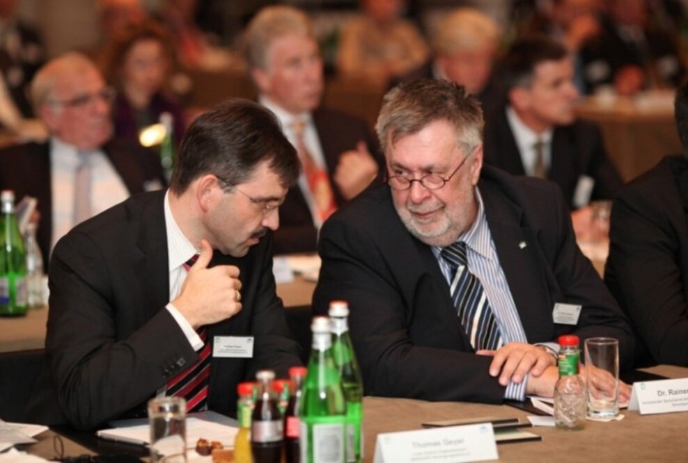 Dr. Rainer Sasama als Vorsitzender des Sprecherrates des DUK Arbeitnehmerforums verabschiedet