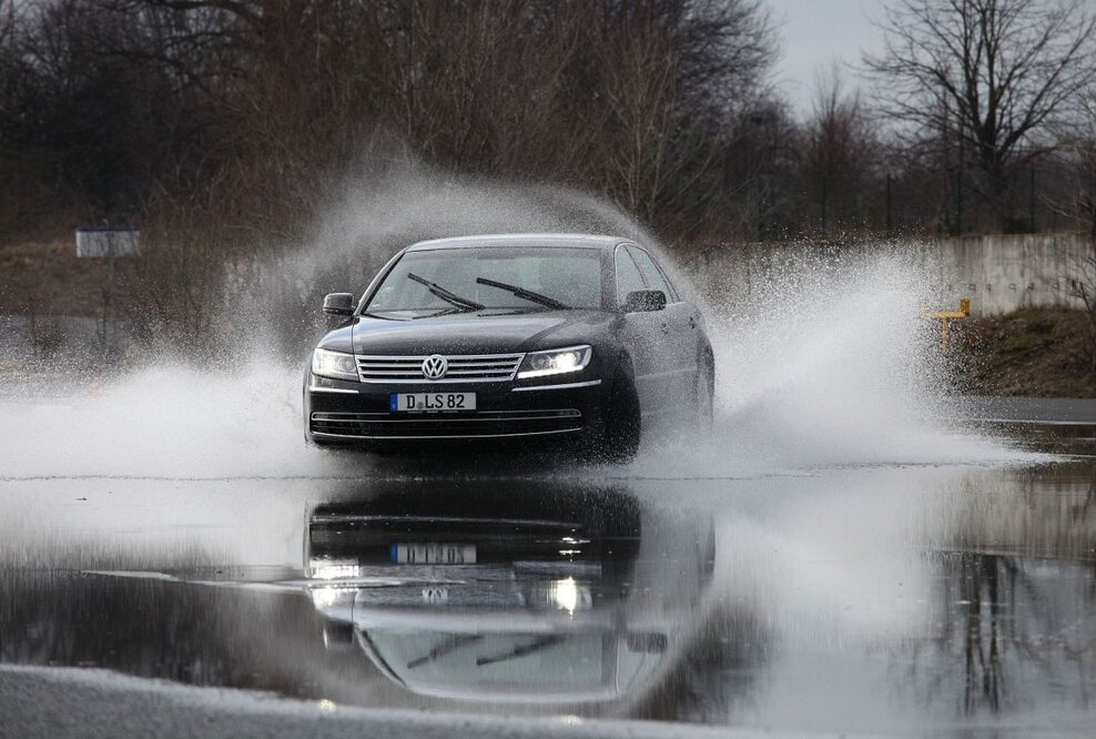 INTERLINE-Düsseldorf Chauffeure absolvierten Fahrsicherheitstraining „Perfektion“