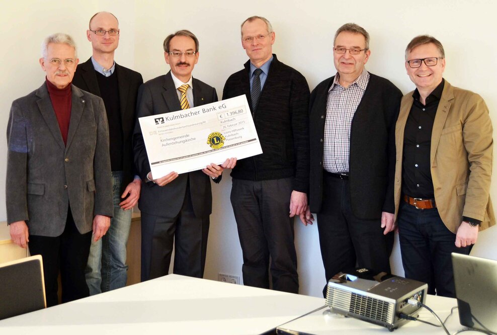 1.400 Euro für neue Medienausstattung: Lions Hilfswerk unterstützt Auferstehungskirche Kulmbach