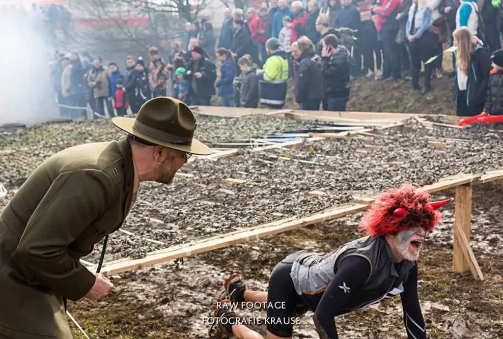 Härtester Extrem-Hindernis-Lauf: 2.541 Tapfere Herzen kämpfen beim BraveheartBattle 2015 mit der Kälte