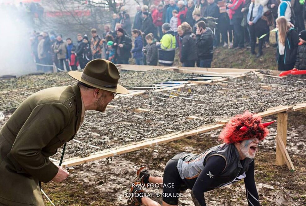 Härtester Extrem-Hindernis-Lauf: 2.541 Tapfere Herzen kämpfen beim BraveheartBattle 2015 mit der Kälte