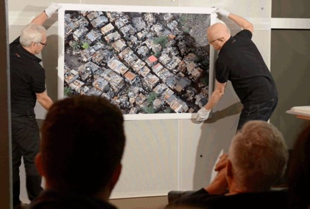 Pionier der Flugbildfotografie übergibt Werke an The Global Fine Art GmbH