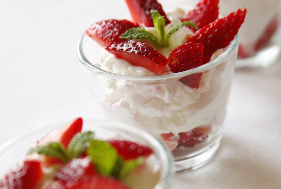 Einfach beerenstark: Lecker-leicht genießen mit Erd- und Heidelbeeren