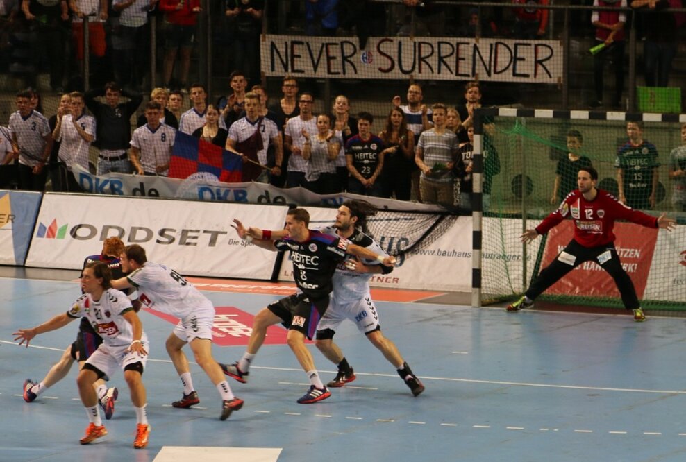 HC Erlangen und Füchse Berlin trennen sich unentschieden 28-28