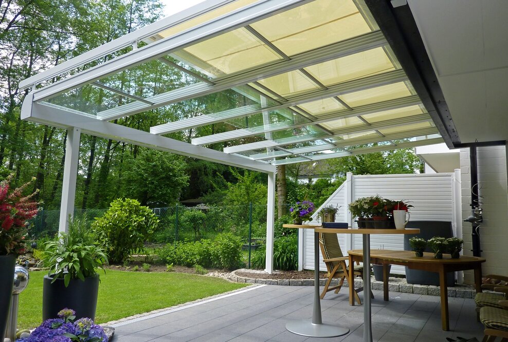 Oben ohne und doch mit Köpfchen – Sicher unter Glas relaxen