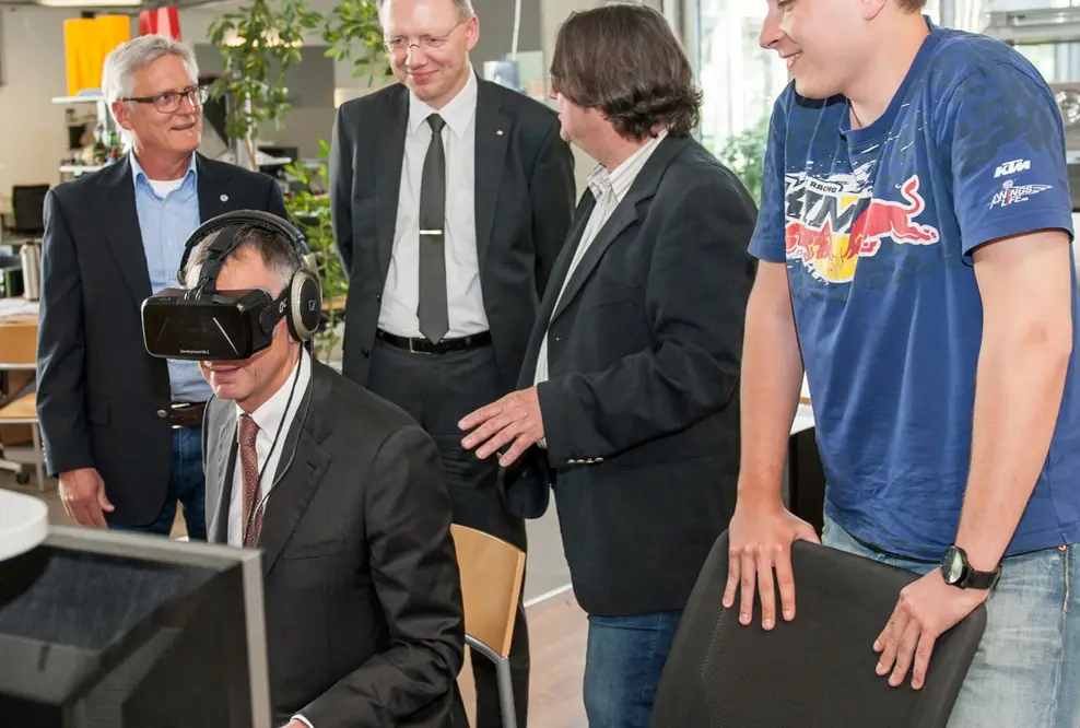 IHK-Präsident Dirk von Vopelius besucht hl-studios
