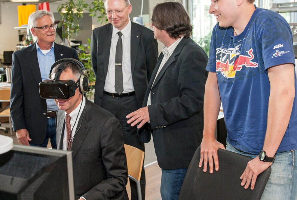 IHK-Präsident Dirk von Vopelius besucht hl-studios