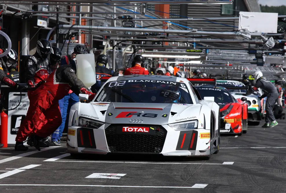 Audi R8 LMS erringt Platz zwei und drei in Spa