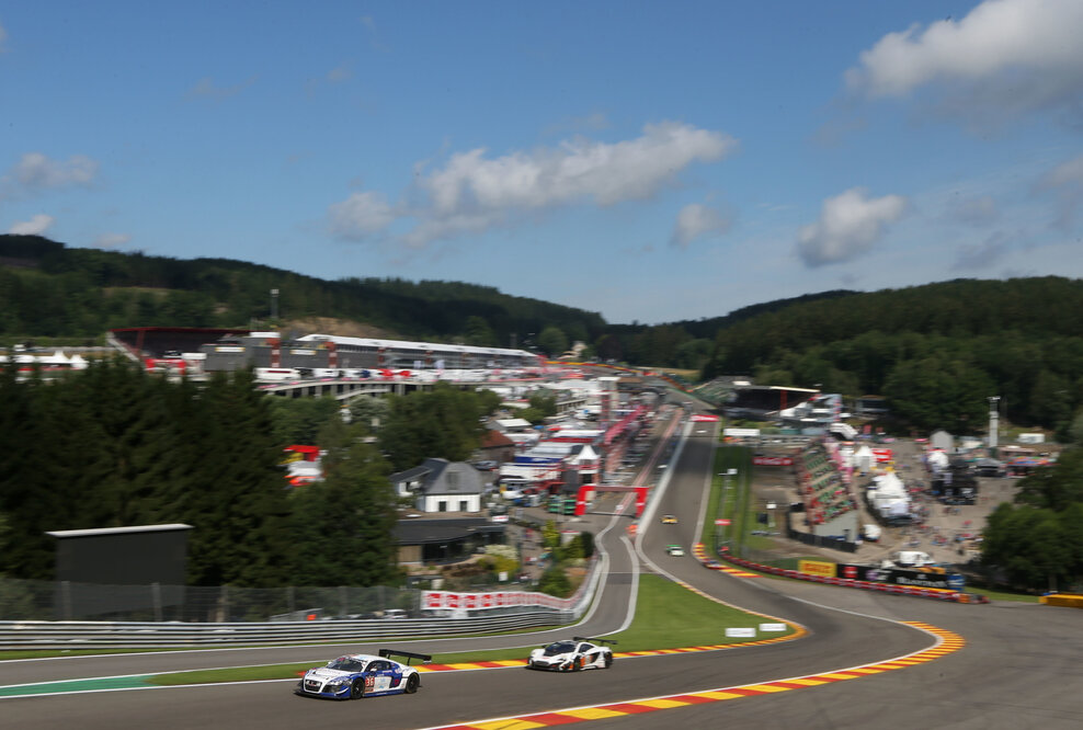 Audi R8 LMS erringt Platz zwei und drei in Spa