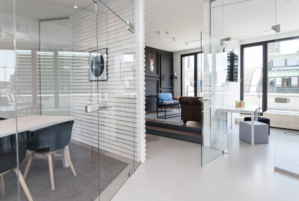 Just Feel Good – Ladenbauer Raumschiff realisiert die neue Workspace & Eventlocation für FrachtRaum in Hamburg