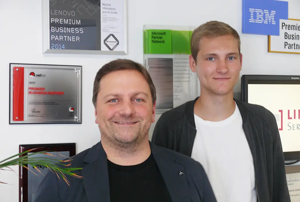 Ulf Klose und Joshua Bark erhalten Systemadministratoren-Zertifikat in Red Hat OpenStack