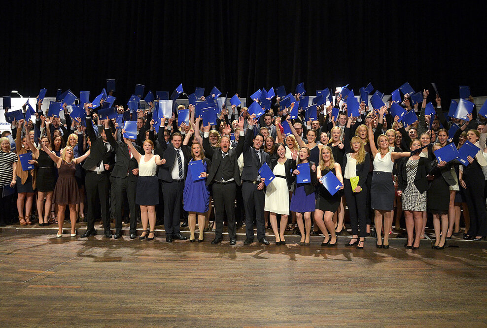 Bachelorabsolventen verabschiedet
