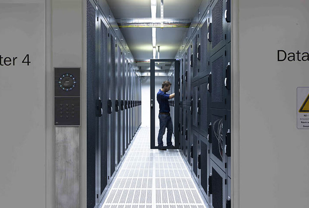 PCS präsentiert physische Sicherheit für das Rechenzentrum sowie Zutrittskontrolle, Zeiterfassung und Videoüber