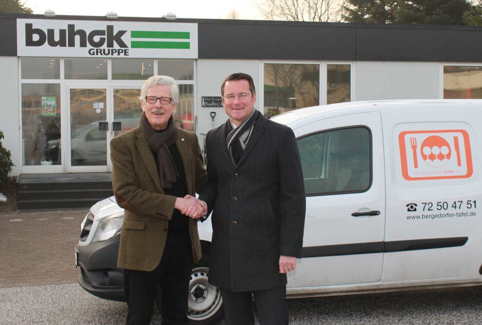 Buhck Gruppe unterstützt Lebensmittelausgabe
