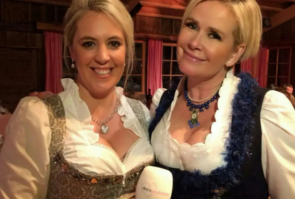 Schnitzelpartyfilm und kleine „Herzgschichtn“ mit Claudia Effenberg und „Mr. Salzburg“ Daniel Chytra online