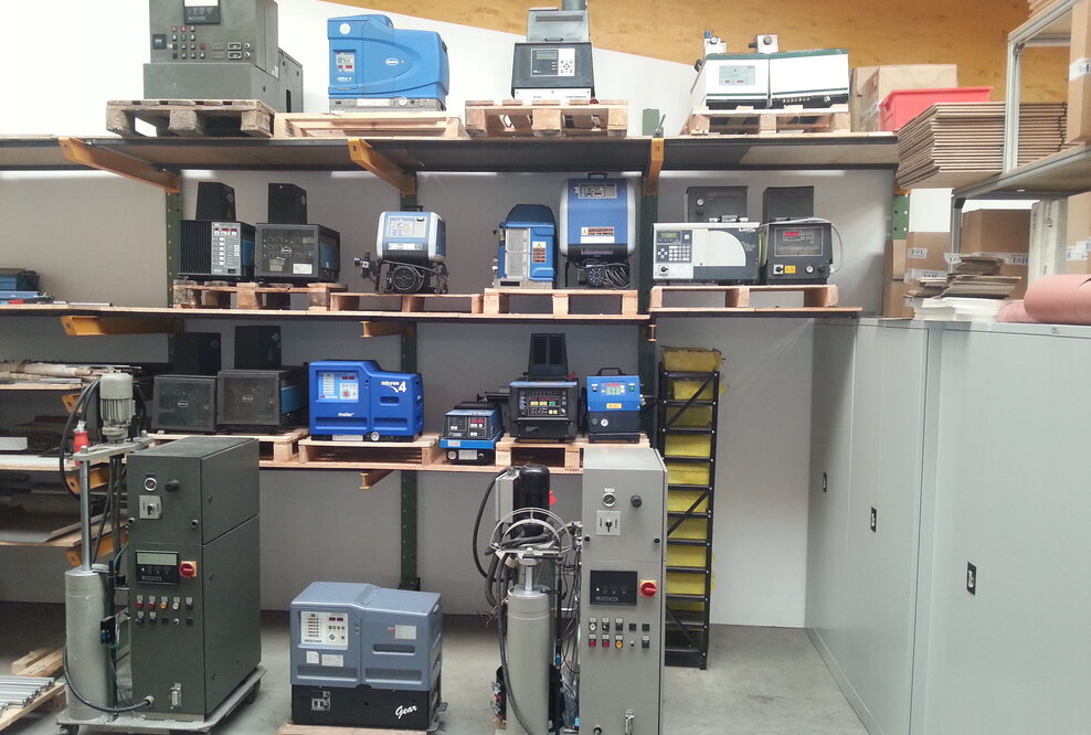 Heißleim-Auftragstechnik: Gebrauchte Klebegeräte als Alternative zu Neuanschaffungen