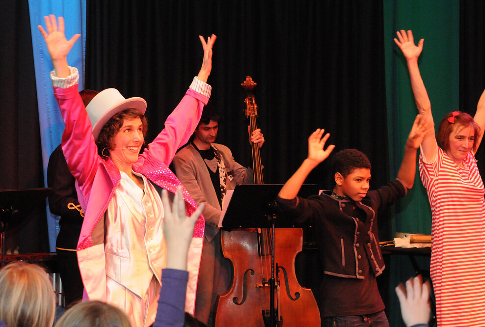 Kinderkonzert München: mini.musik e.V. entführt „Im Zirkus“ die Kinder in eine Welt voller Magie und bunter Klänge