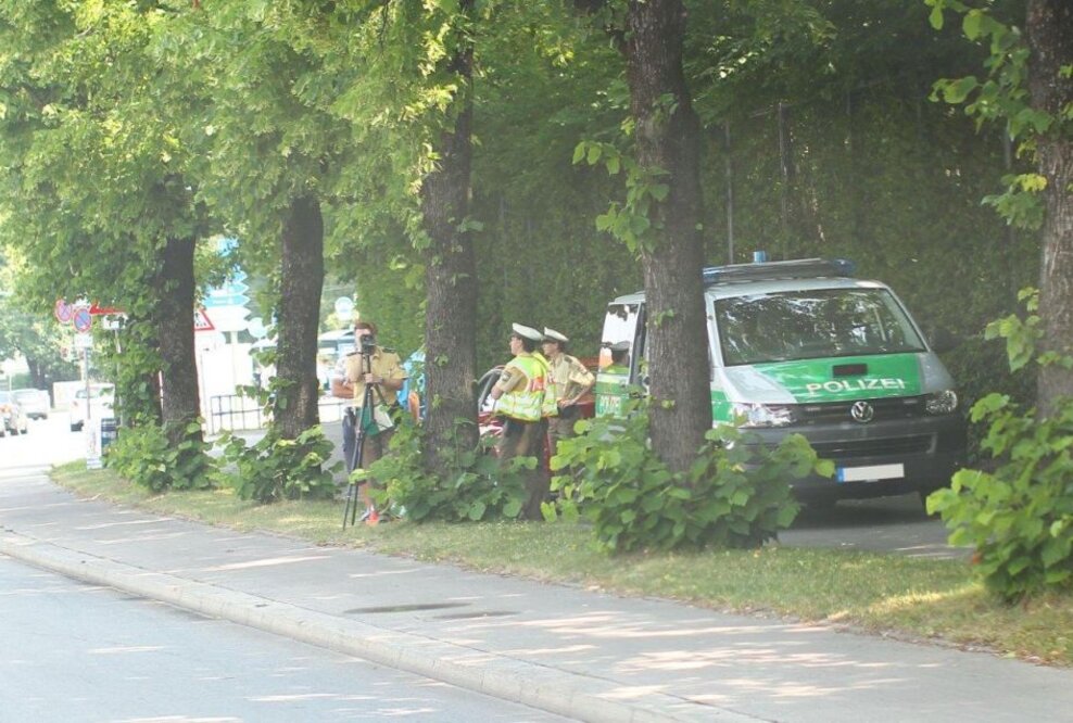 Achtung Autofahrer! Die Jagd auf Raser geht in die nächste Runde - Kritik am zweiten europaweiten Blitzmarathon