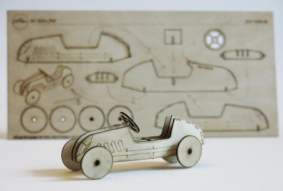 Der kleine flink - das Holz-Rutschauto für Daddys Schreibtisch