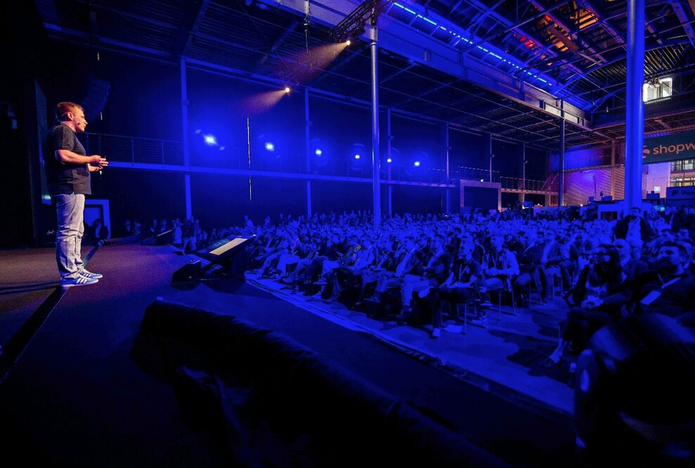 „Entfesselung“ auf dem Community Day: Shopware überrascht mit Open Source-Paukenschlag