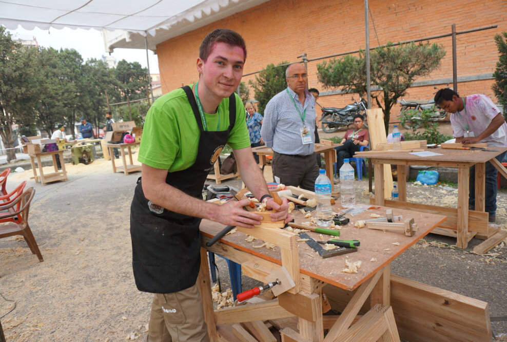 Jakob Ofenberger aus Waidhofen gewinnt Design-Award und Performance Award beim World Wood Day
