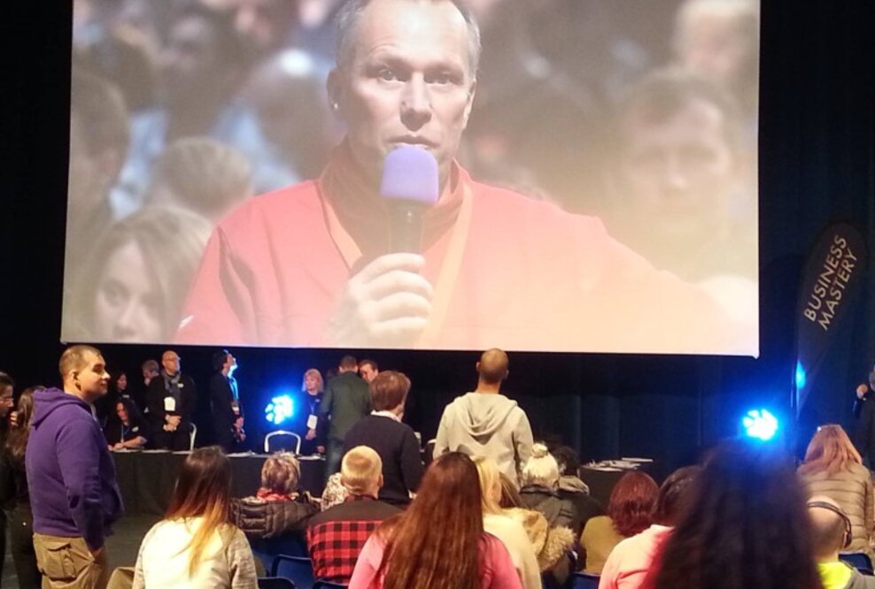 Unternehmensgründer für Musik-Business gesucht