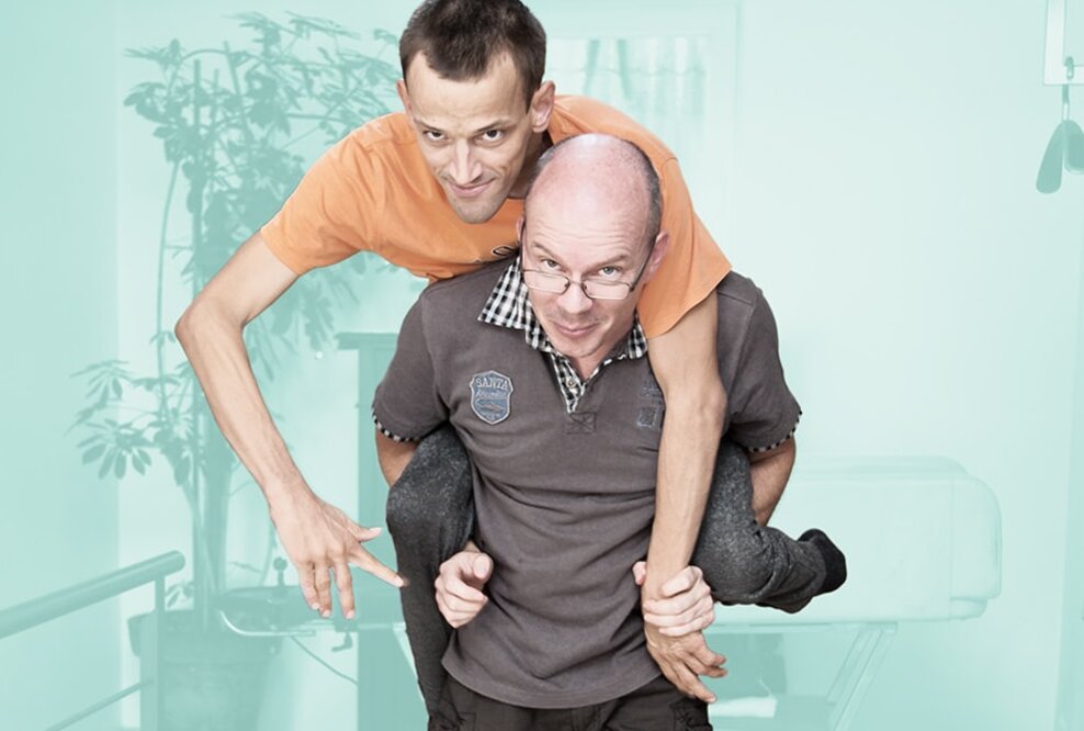 Schwer behindert – leicht bekloppt Die schrägen Seiten einer wahren Freundschaft