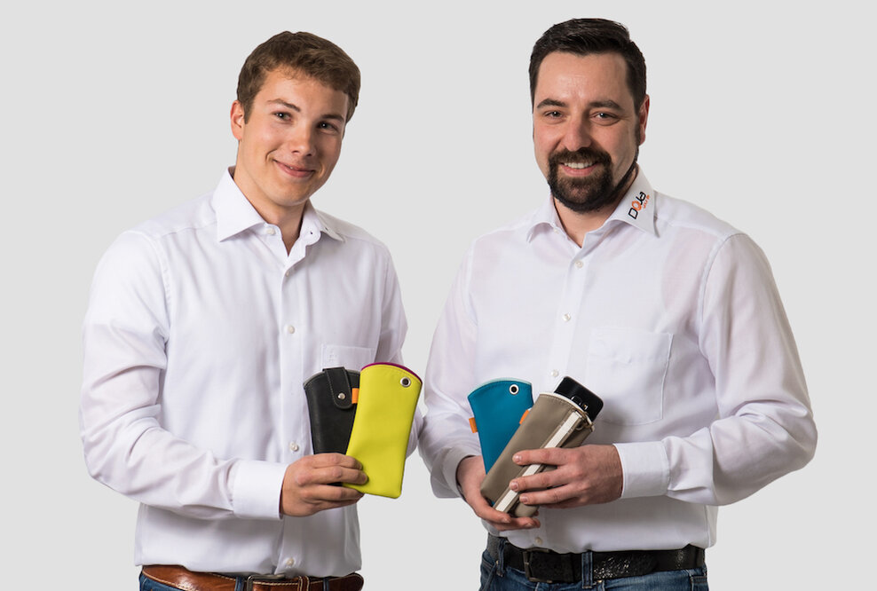 Startup entwickelt App-gesteuerte Tasche zum kabellosen Laden von Smartphones