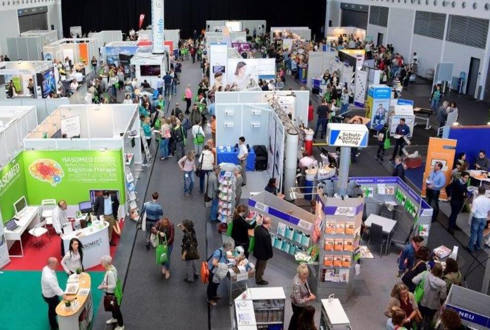 „Zum Glück Ergo“: Politiker und Humor-Coach Gäste beim Ergotherapie-Kongress