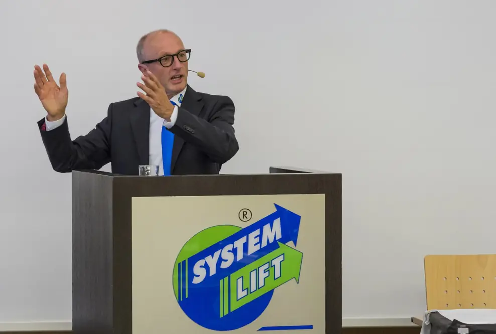 Durch hohe Qualitätsstandards beständig erfolgreich beim Verleih von Arbeitsbühne und Stapler