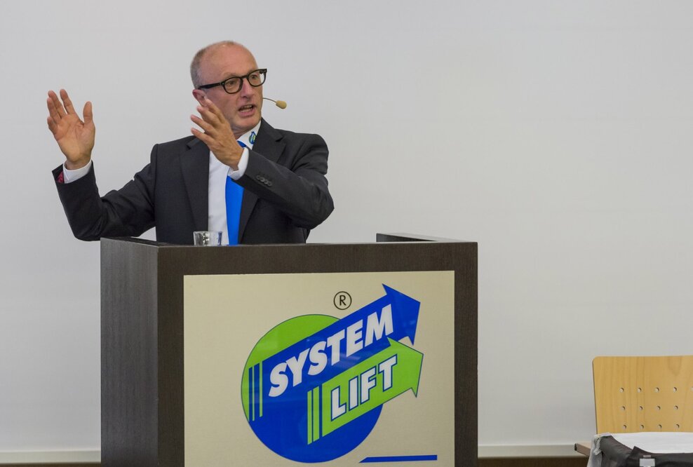 Durch hohe Qualitätsstandards beständig erfolgreich beim Verleih von Arbeitsbühne und Stapler