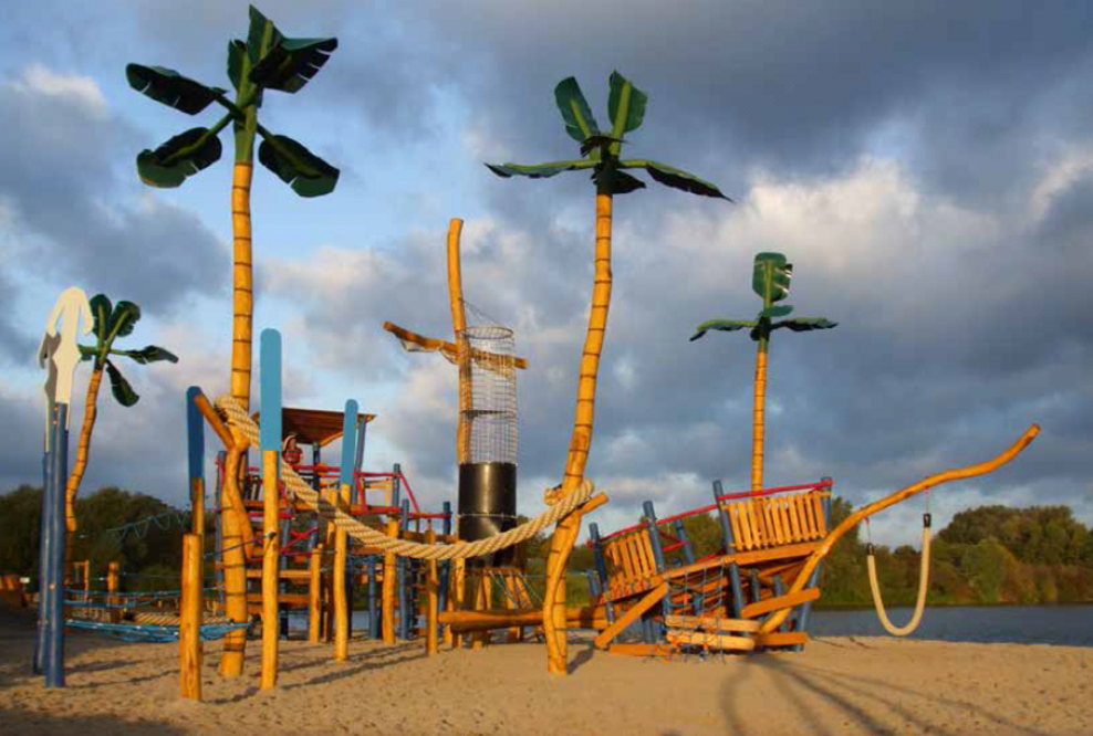 Spielwelten aus Robinienholz - SIK-Holz: neu durch GTSM Magglingen AG in der Schweiz vertreten