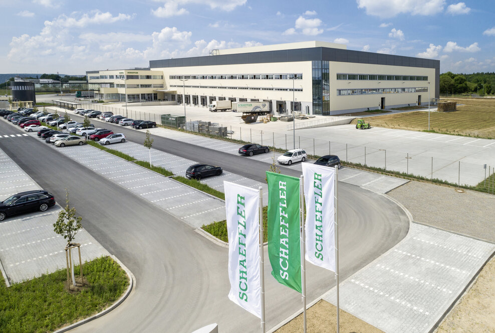 Schaeffler eröffnet neues Logistikzentrum in Kitzingen