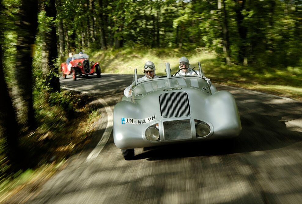 Audi Tradition im Auto Union Silberpfeil zum Silberjubiläum