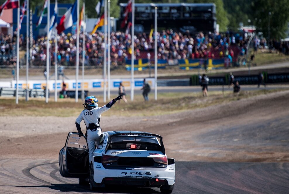 Jubel in Höljes: Audi-Pilot Bakkerud holt sich WM-Rang zwei zurück