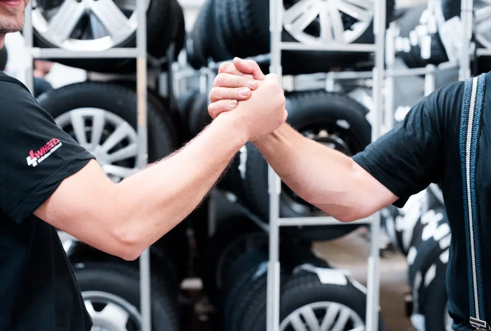 Unternehmensleitbild von 4WHEELS „DER KUNDE ZUERST“ als Anspruch an die eigene Leistung
