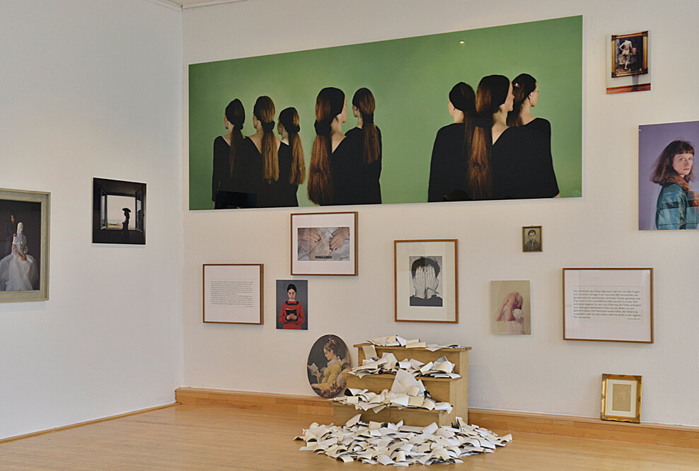 Katharina Mayer - "Familienbande": Ausstellung im modo Verlag Freiburg